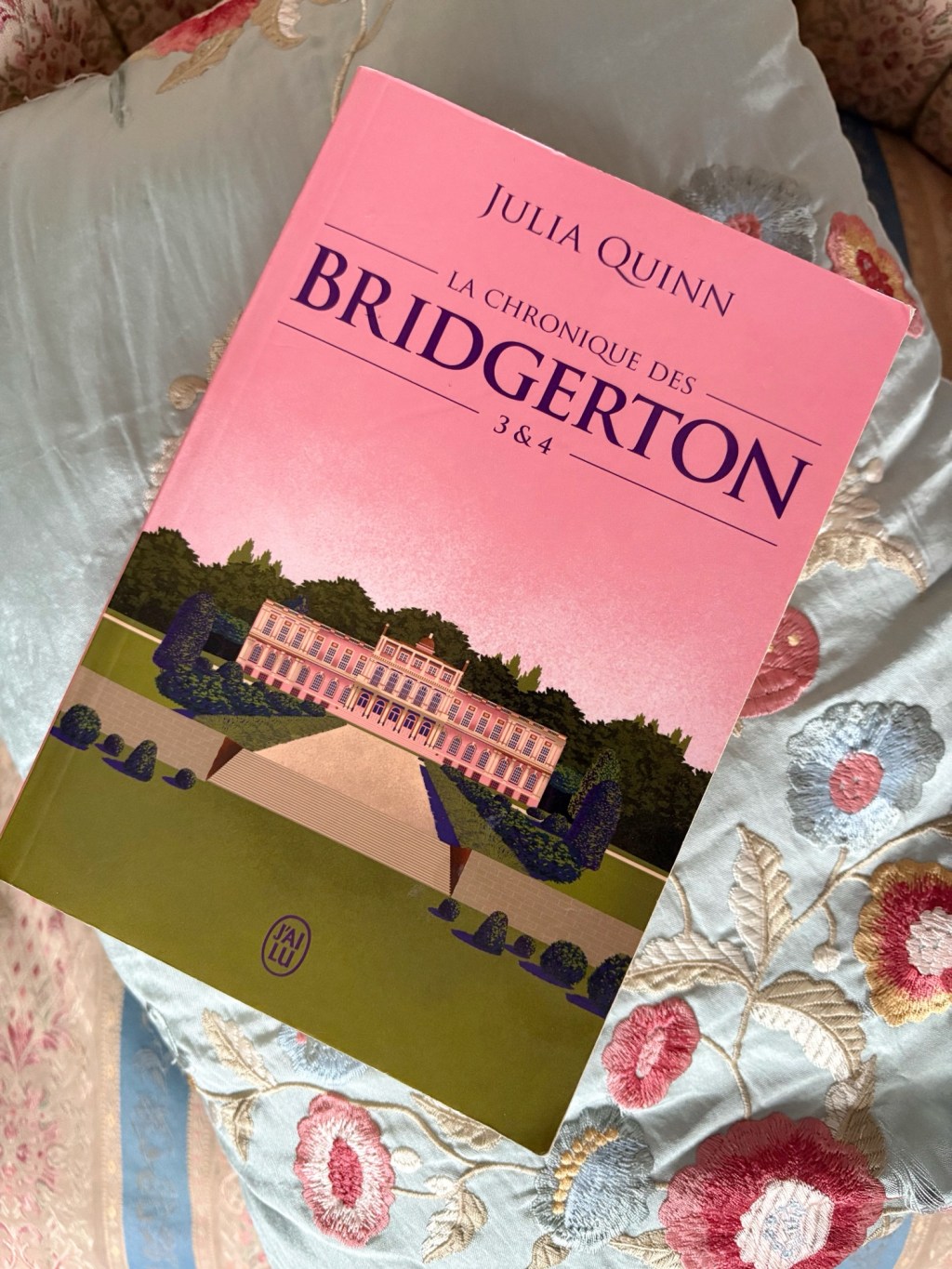 10 Books to Read if you love “Bridgerton”